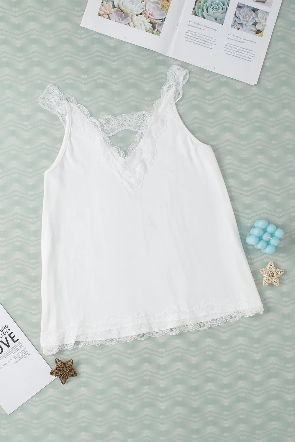 Lace Detail V-Neck Tank – Trendsi | ClozArt