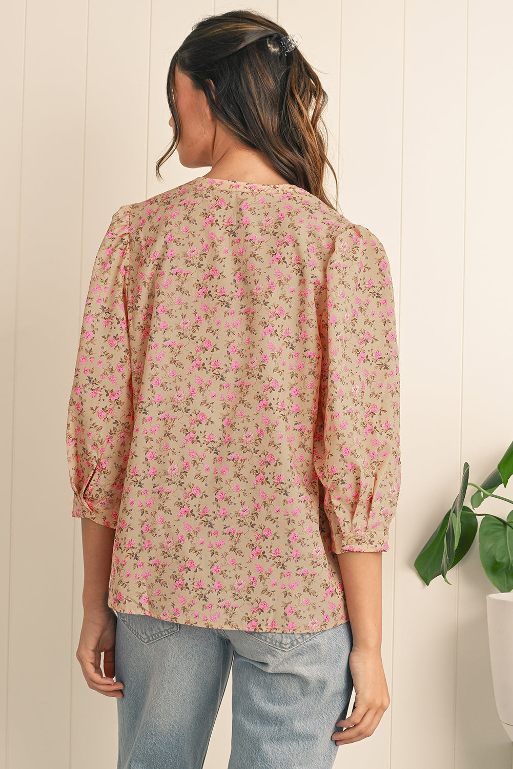 Light French Beige Ditsy Floral Print Bow Front Puff Sleeve Blouse – Shewin | ClozArt