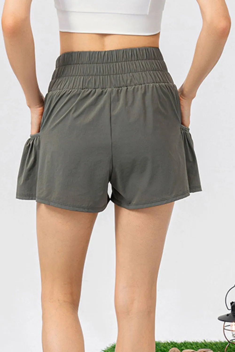 Elastic Waist Pocketed Active Shorts – Trendsi | ClozArt