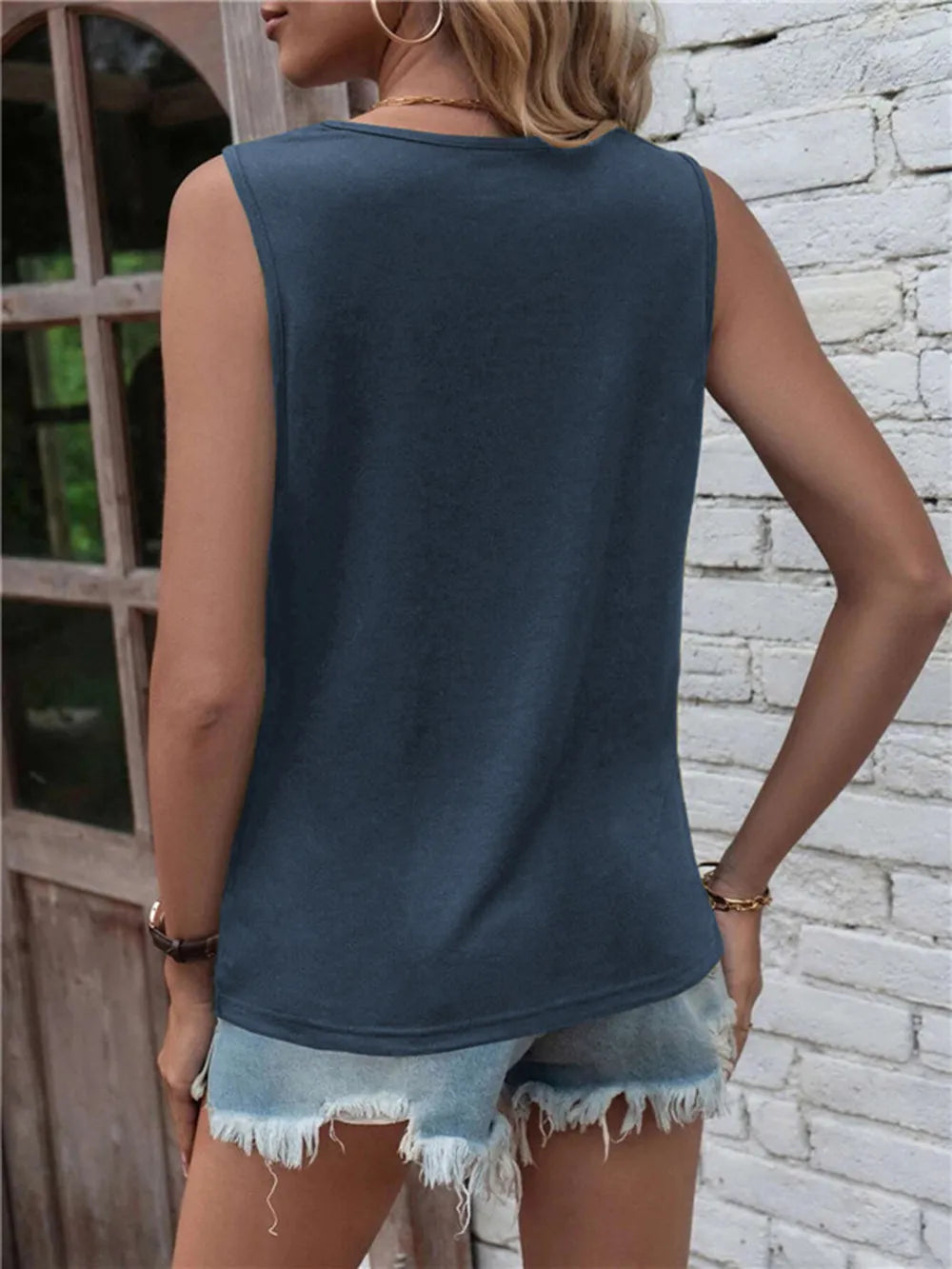 Cutout Twisted Round Neck Tank – Trendsi | ClozArt