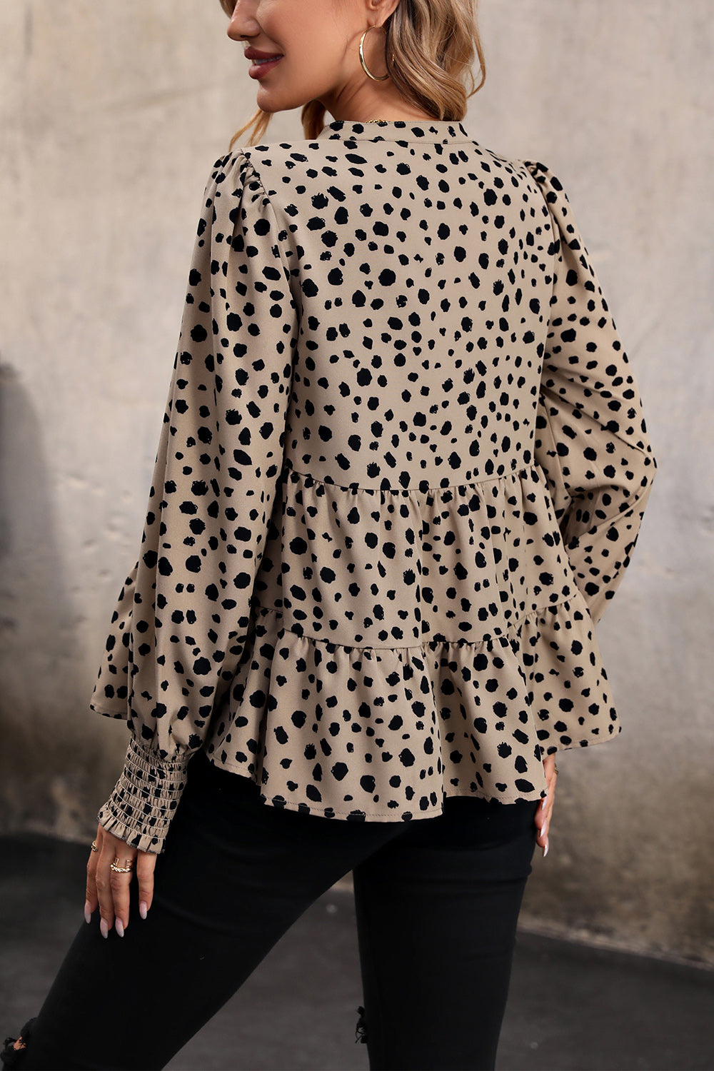 Perfee Notched Lantern Sleeve Tiered Top – Trendsi | ClozArt