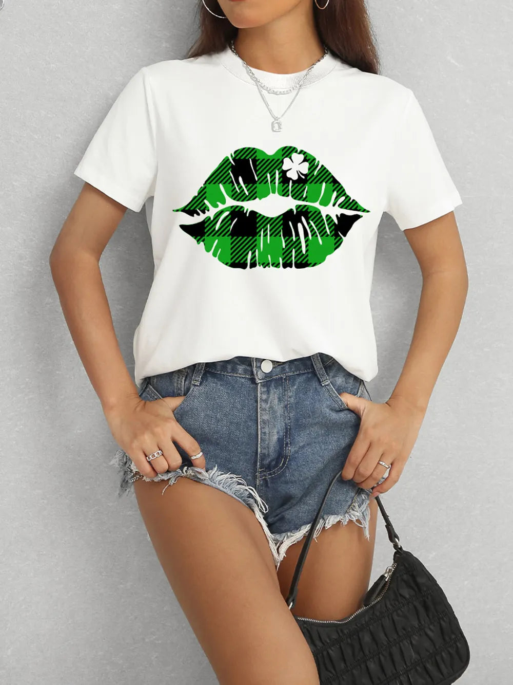 Plaid Lip Graphic Round Neck T-Shirt – Trendsi | ClozArt