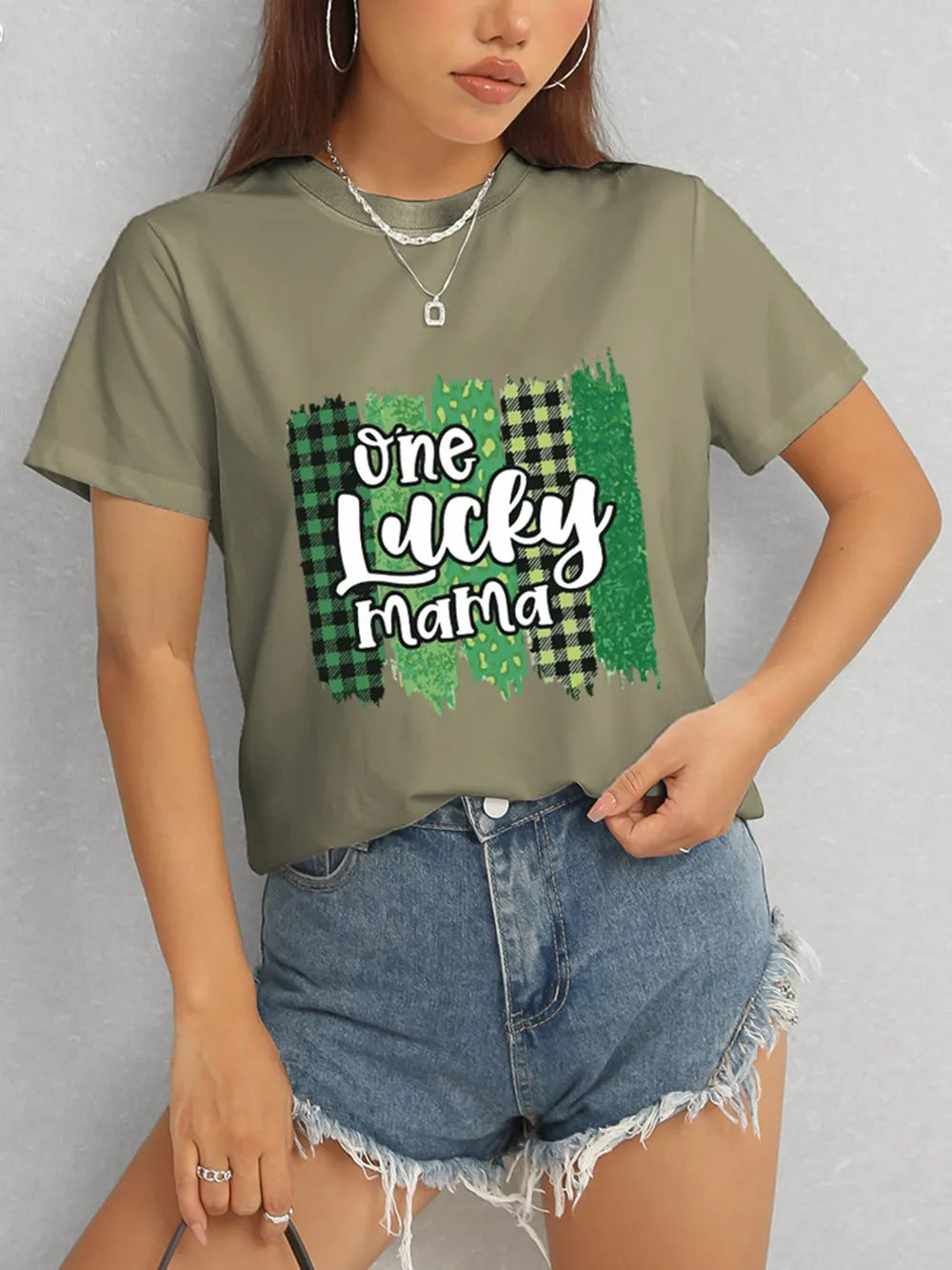 ONE LUCKY MAMA Round Neck T-Shirt – Trendsi | ClozArt