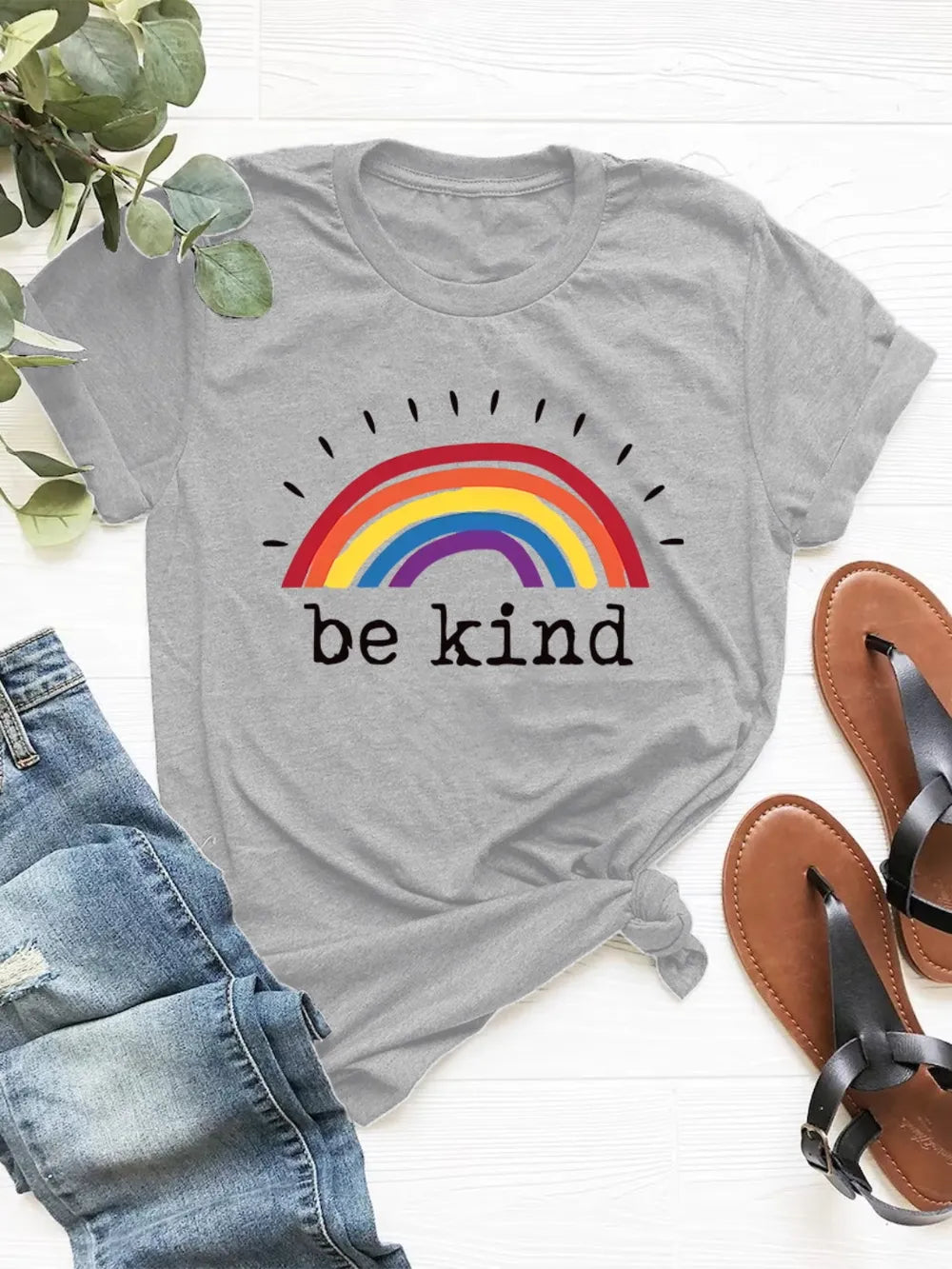 Graphic Round Neck Short Sleeve T-Shirt – Trendsi | ClozArt