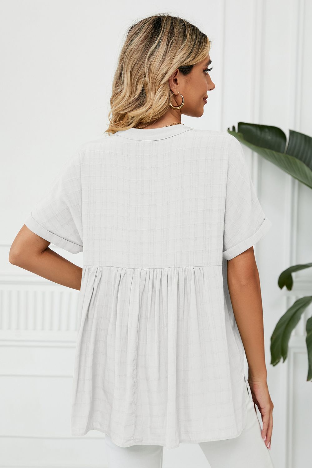 Side Slit Notched Neck Cuffed Short Sleeve Blouse – Trendsi | ClozArt