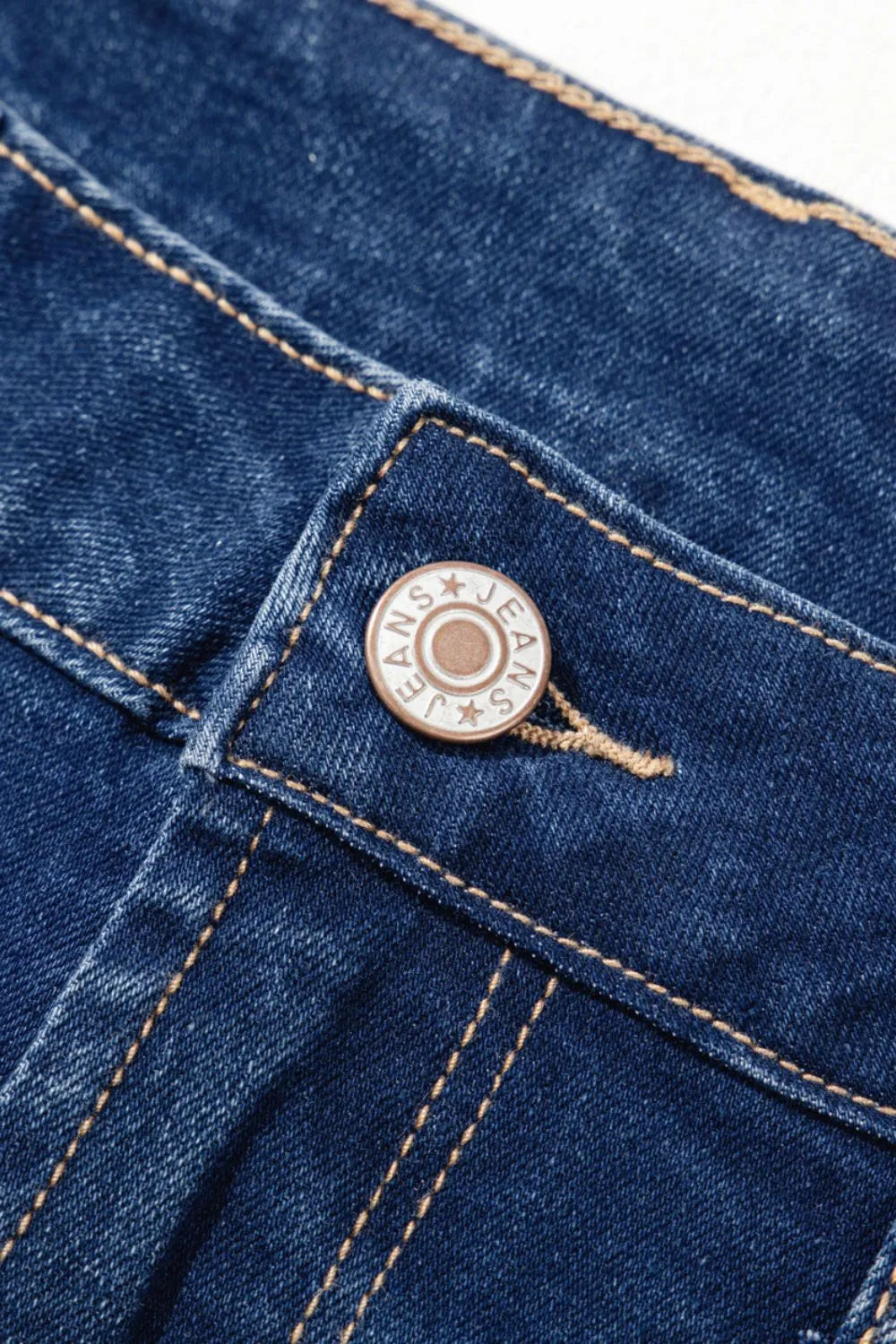 Center Seam Deep Wash Straight Jeans – Trendsi | ClozArt