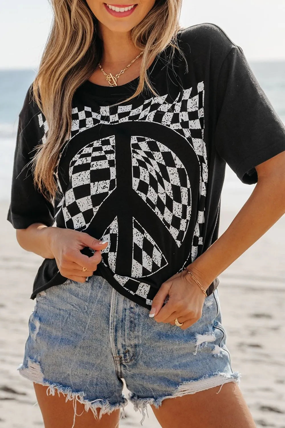 Checkered Peace Sign Round Neck T-Shirt – Trendsi | ClozArt