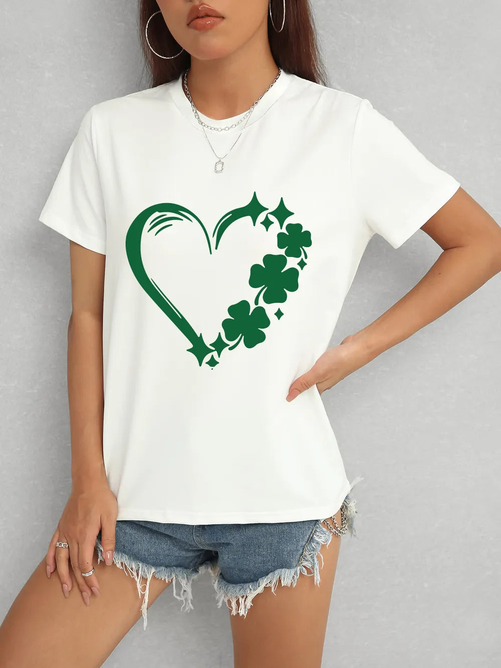 Heart Lucky Clover Round Neck Short Sleeve T-Shirt – Trendsi | ClozArt