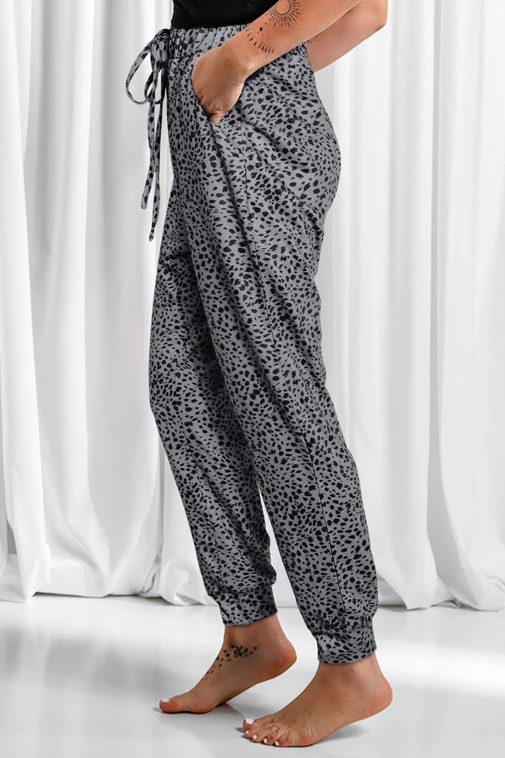 Full Size Leopard Drawstring Pocketed Pants – Trendsi | ClozArt