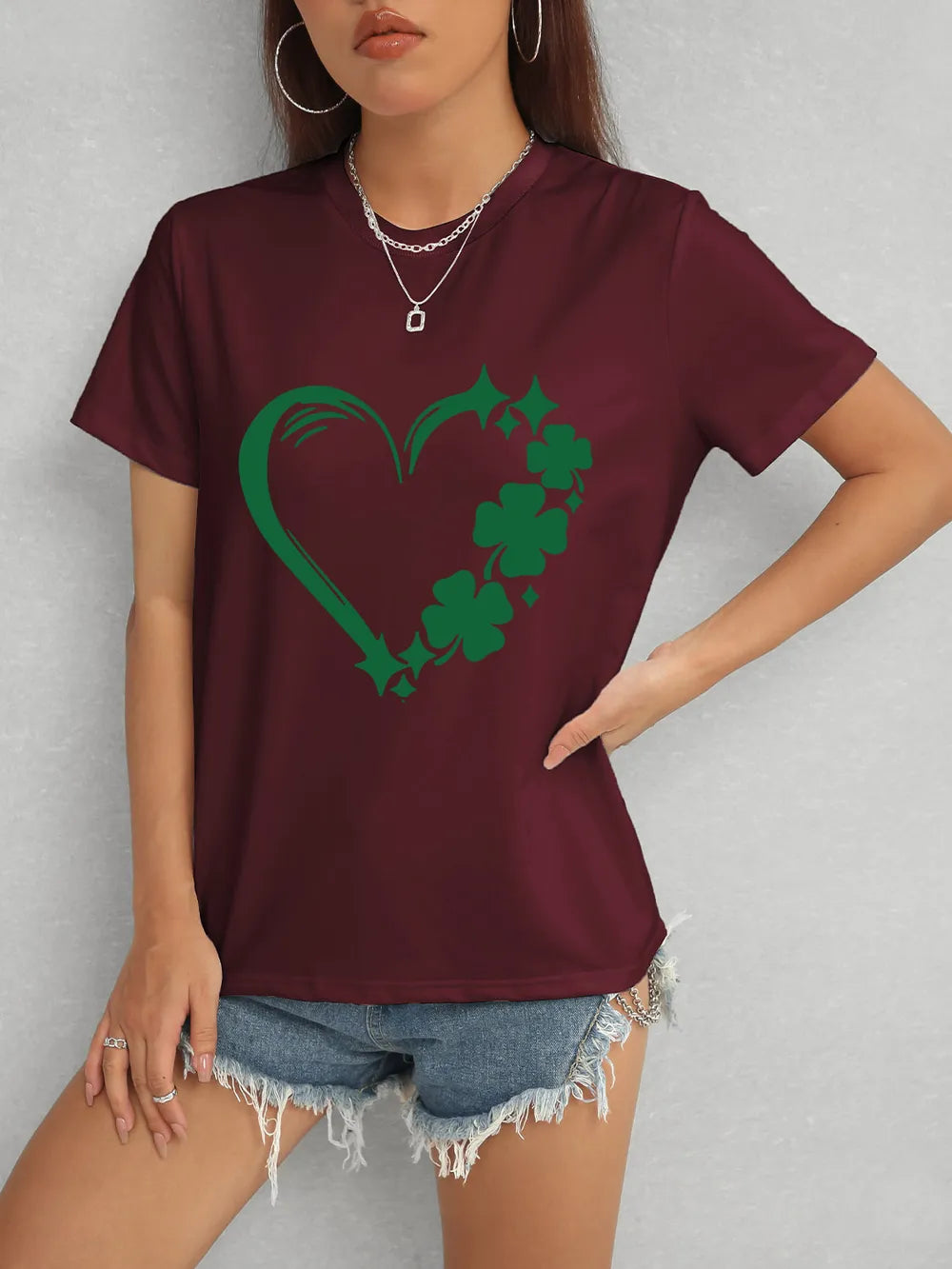 Heart Lucky Clover Round Neck Short Sleeve T-Shirt – Trendsi | ClozArt