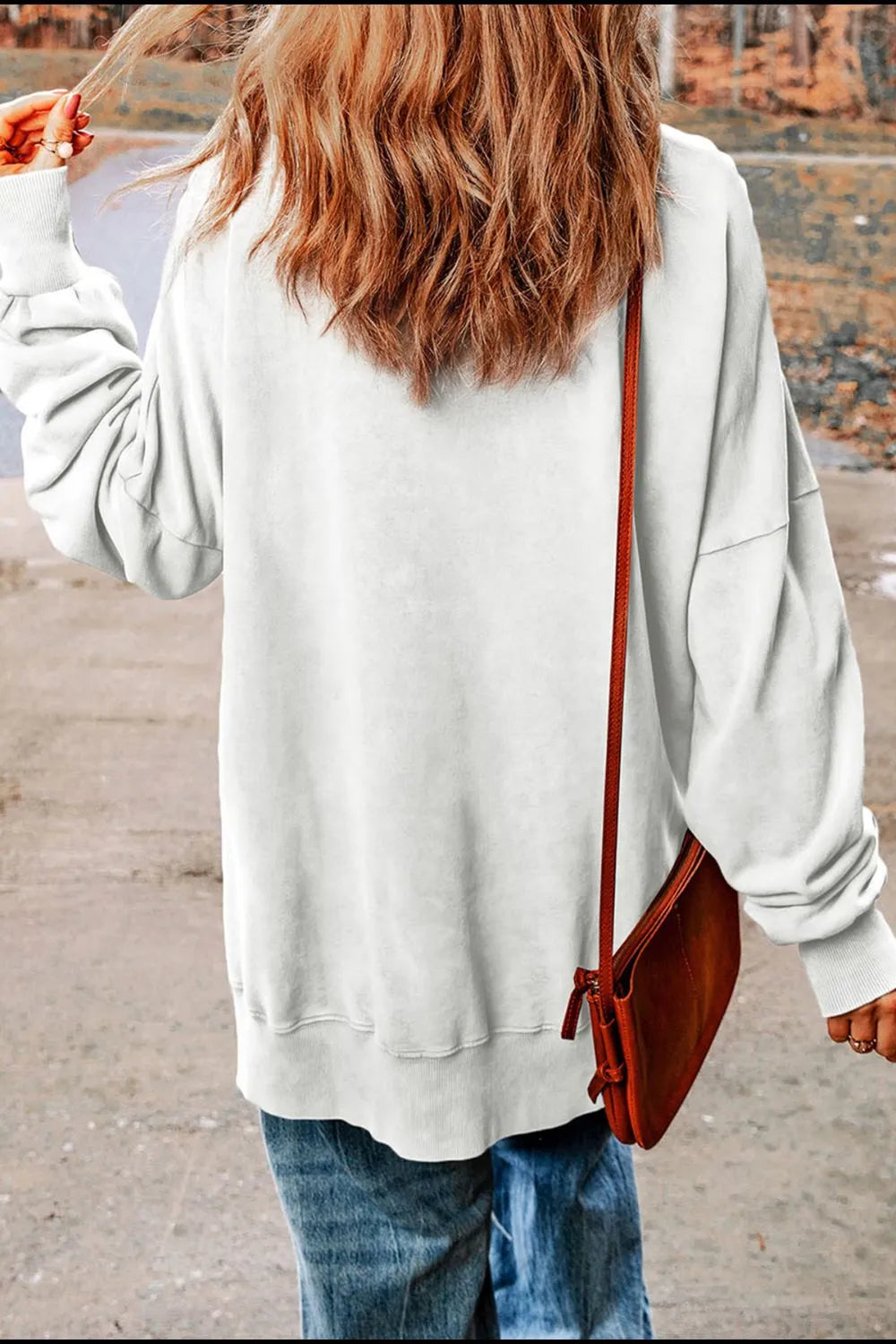 I'M BACK Slit Round Neck Long Sleeve Sweatshirt – Trendsi | ClozArt