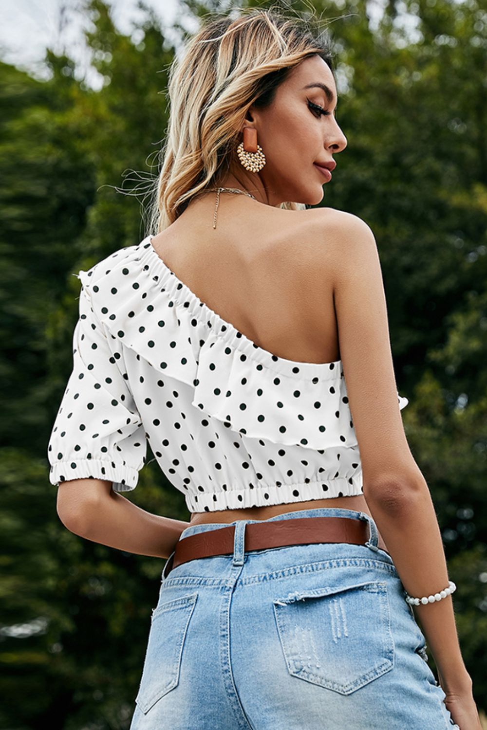Shiny Polka Dot One-Shoulder Ruffled Crop Top – Trendsi | ClozArt