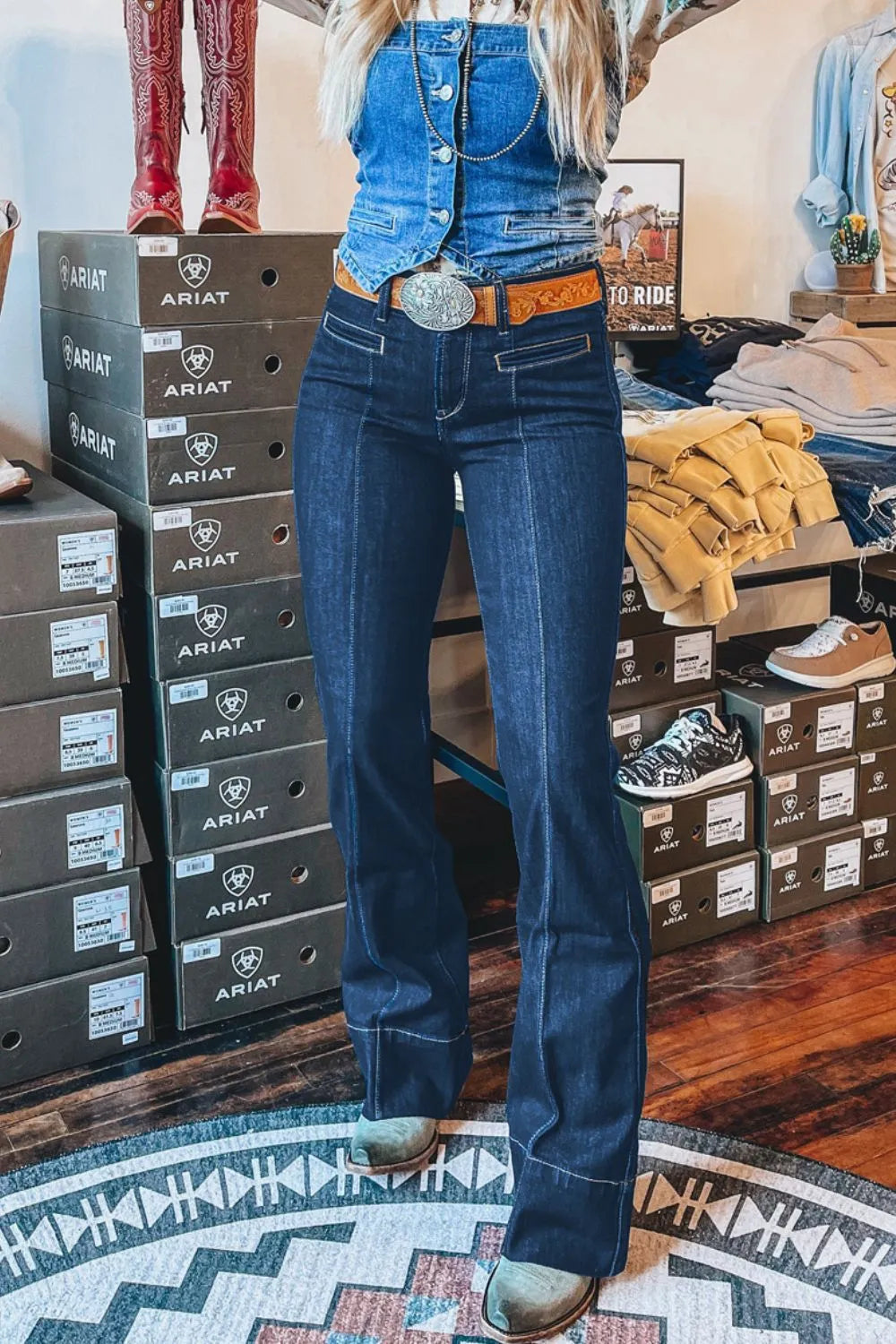Center Seam Deep Wash Straight Jeans – Trendsi | ClozArt