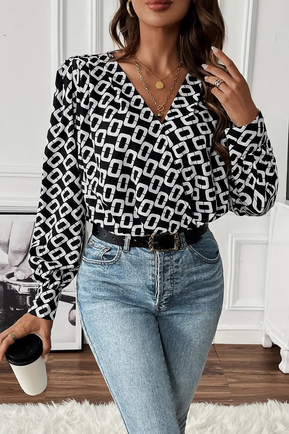 Perfee Geometric V-Neck Long Sleeve Blouse – Trendsi | ClozArt