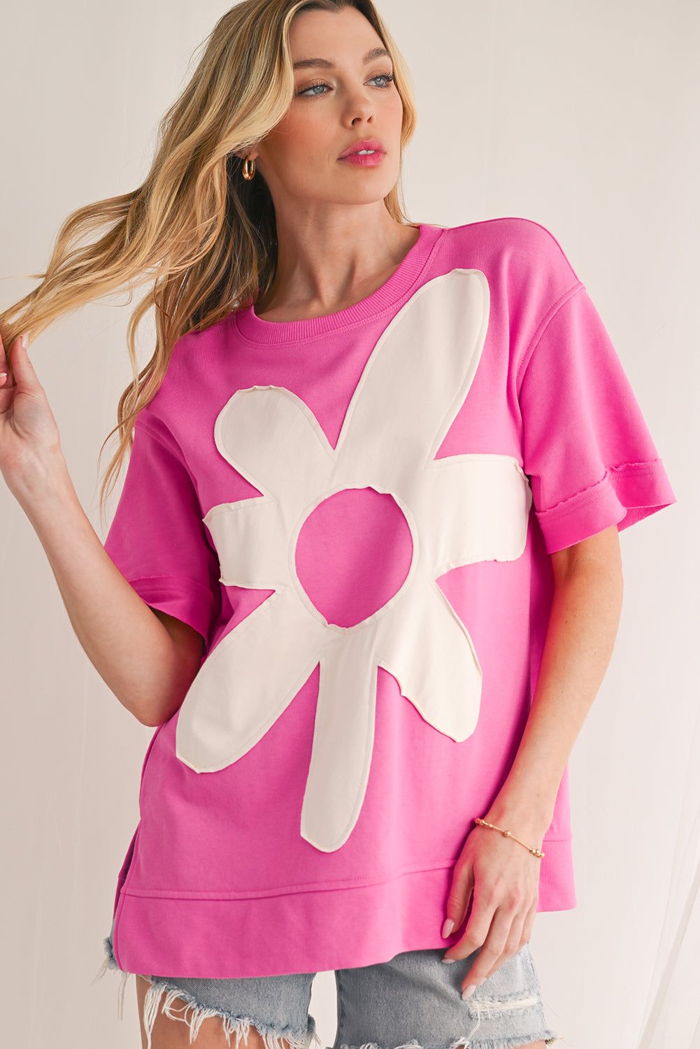 Sachet Pink 60s Flower Applique Slits T-Shirt – Shewin | ClozArt
