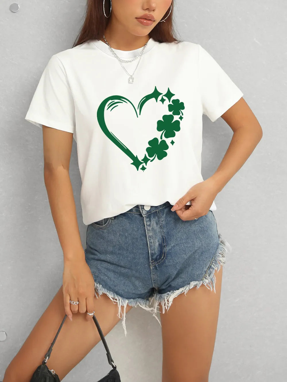 Heart Lucky Clover Round Neck Short Sleeve T-Shirt – Trendsi | ClozArt