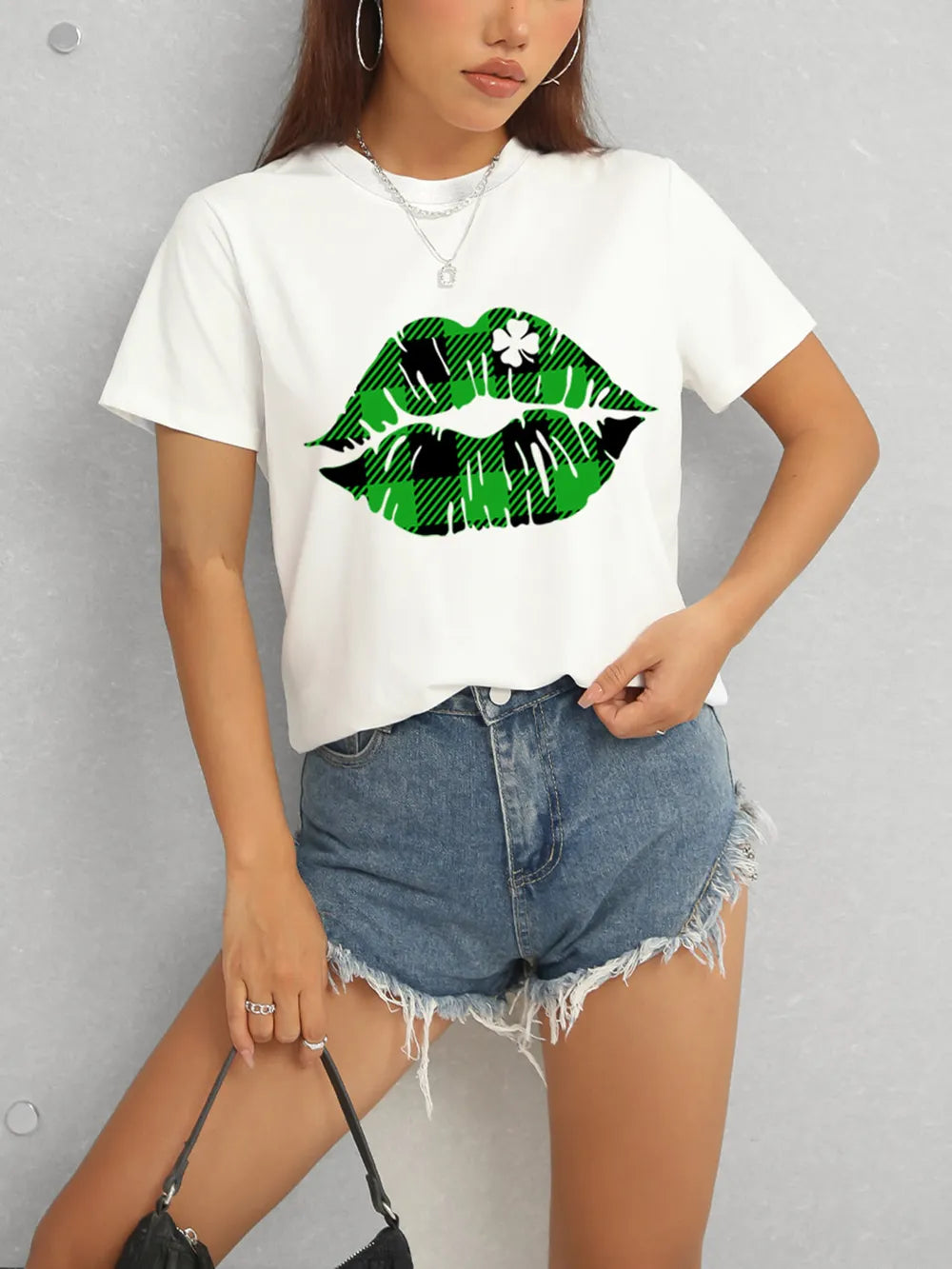 Plaid Lip Graphic Round Neck T-Shirt – Trendsi | ClozArt