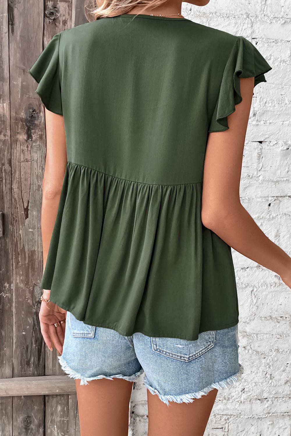Perfee Buttoned Tie Neck Flutter Sleeve Babydoll Top – Trendsi | ClozArt