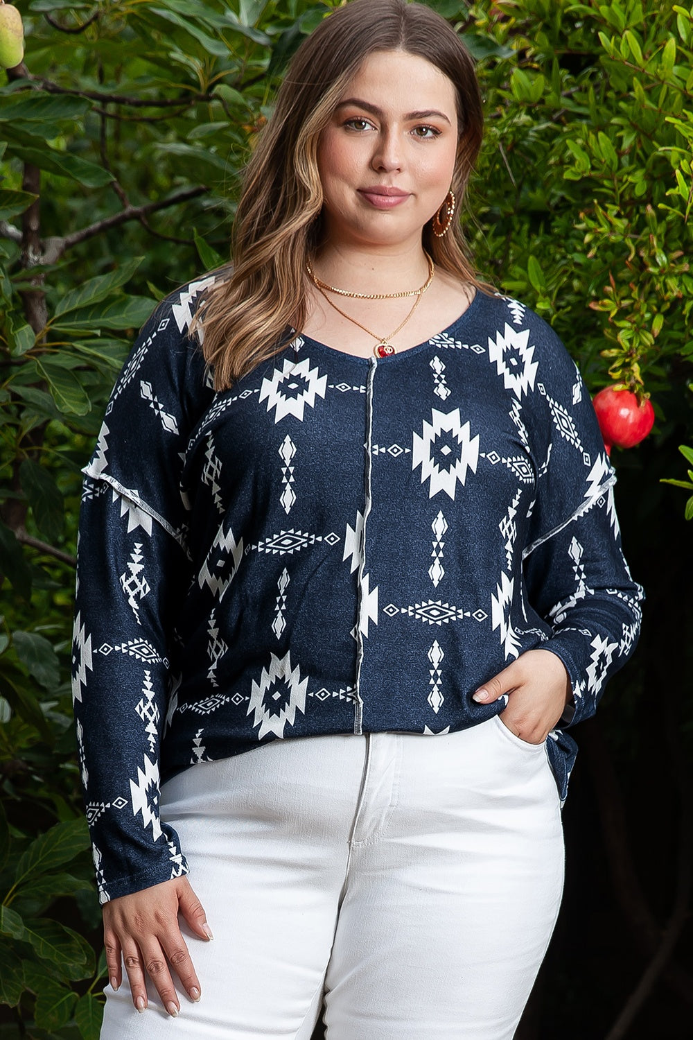 Plus Size Exposed Seams Round Neck Long Sleeve T-Shirt – Trendsi | ClozArt