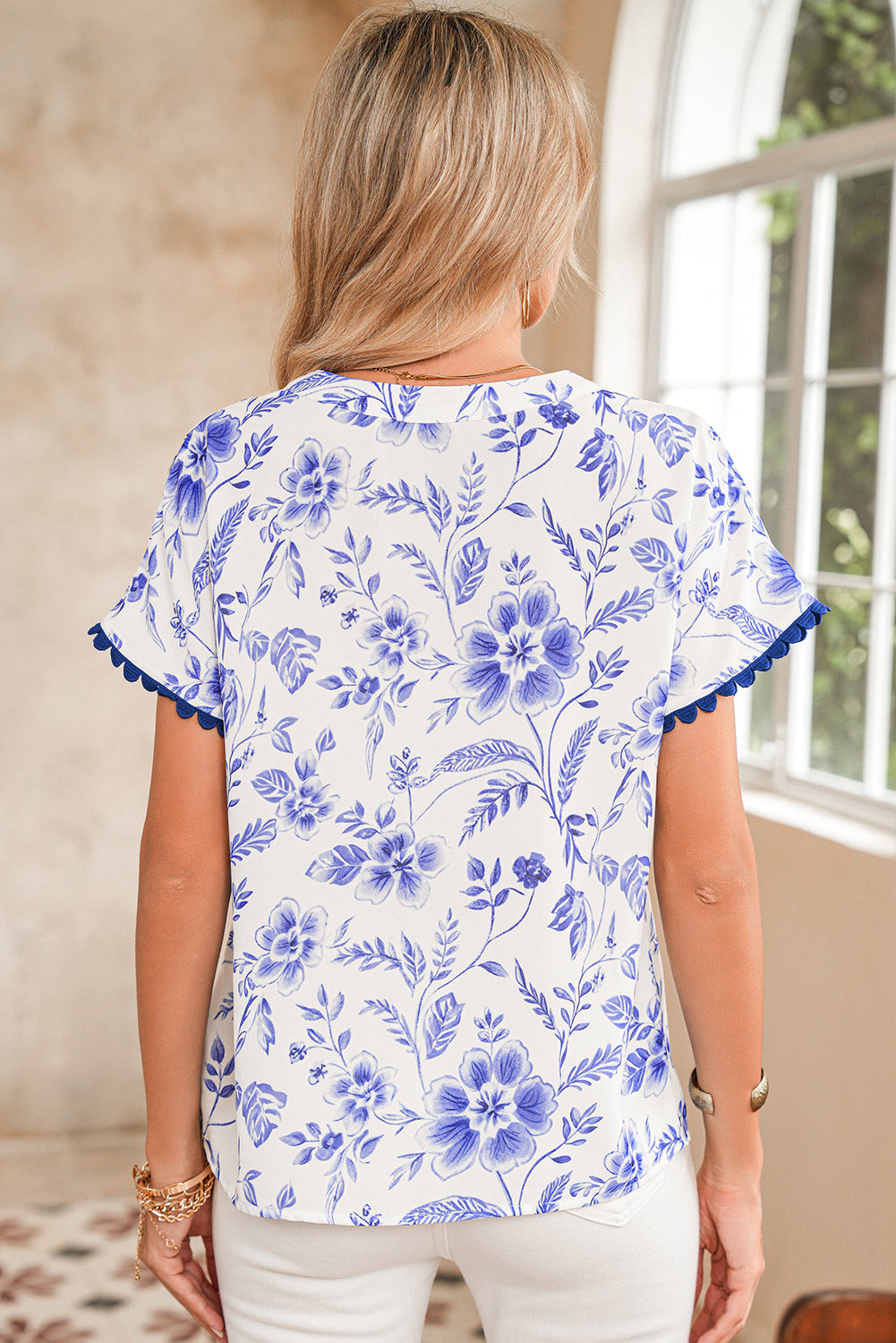 Blue Floral V-Neck Short Sleeve Blouse – Shewin | ClozArt