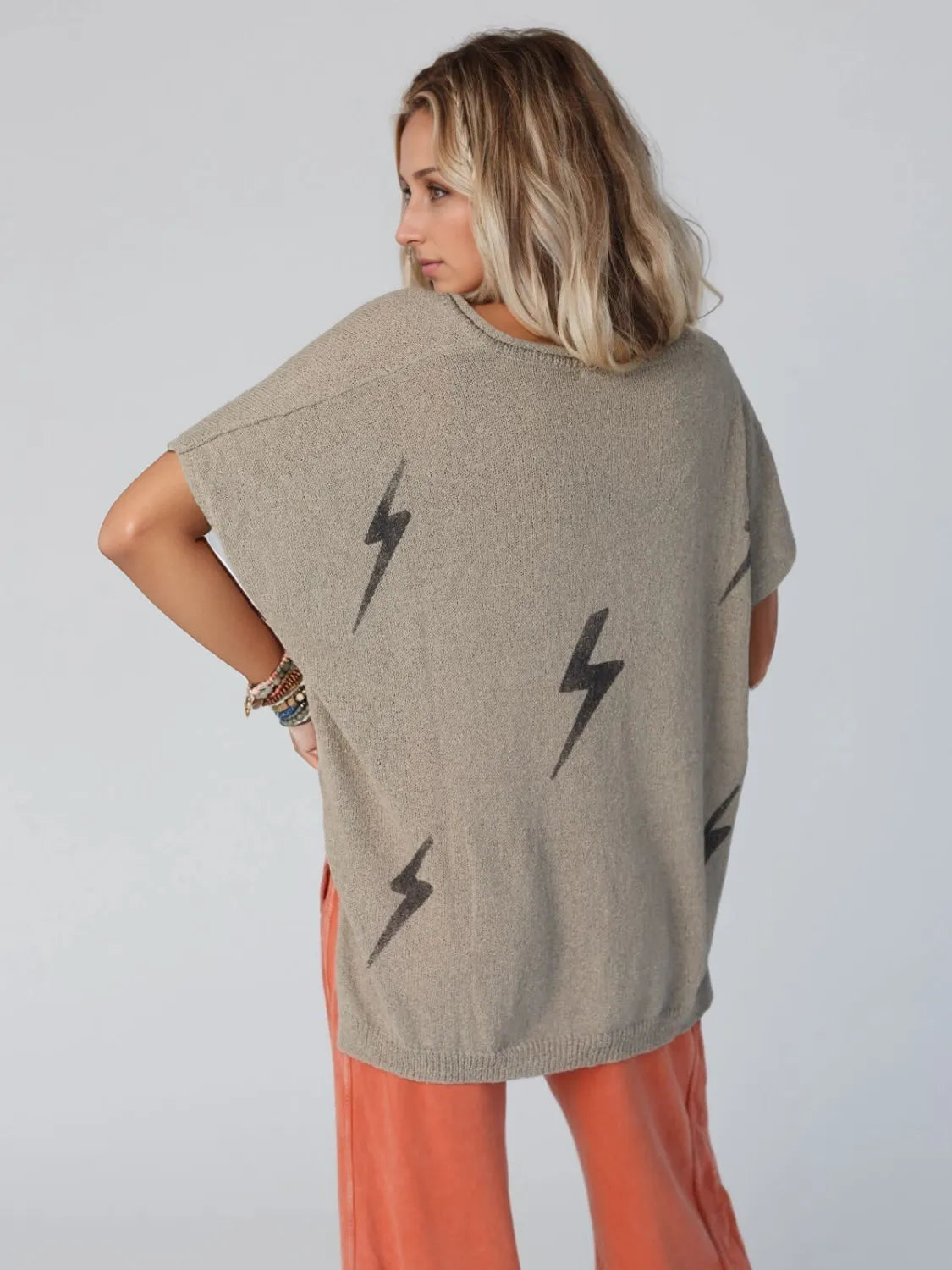 Lightning V-Neck Short Sleeve Knit Top – Trendsi | ClozArt