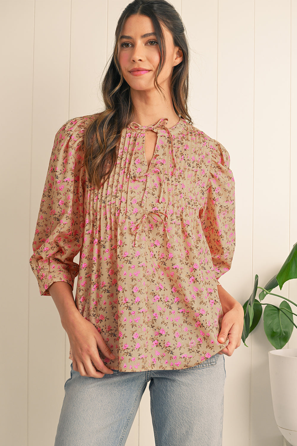 Light French Beige Ditsy Floral Print Bow Front Puff Sleeve Blouse – Shewin | ClozArt