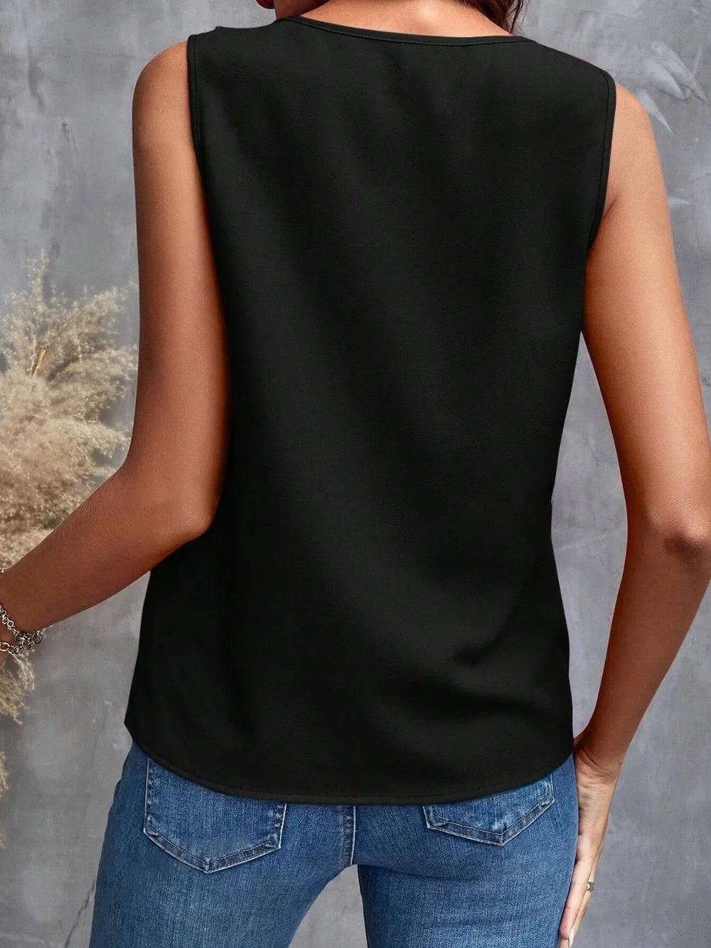 Ruffled V-Neck Tank – Trendsi | ClozArt