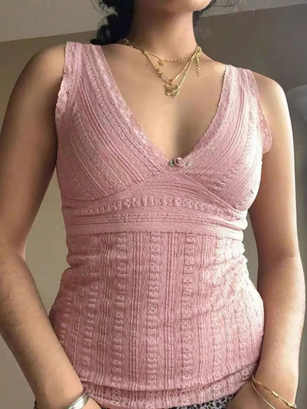 Devine Lace V-Neck Tank – Trendsi | ClozArt