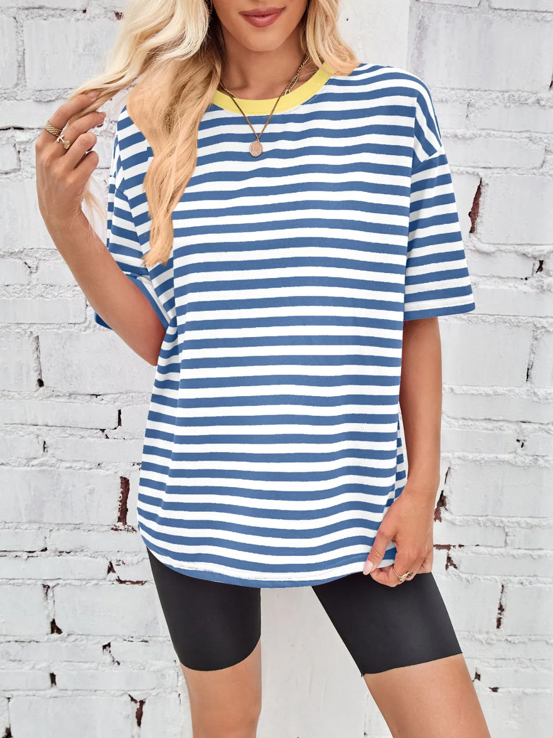 Contrast Striped Round Neck T-Shirt – Trendsi | ClozArt