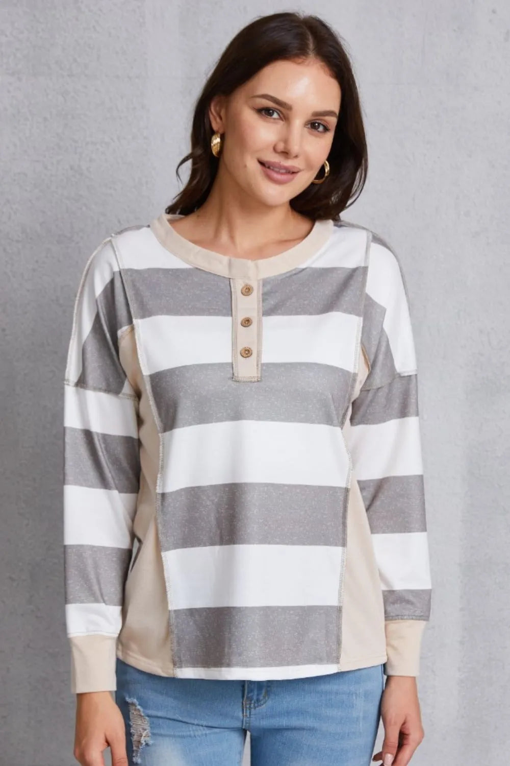 Striped Exposed Seam Buttoned T-Shirt – Trendsi | ClozArt