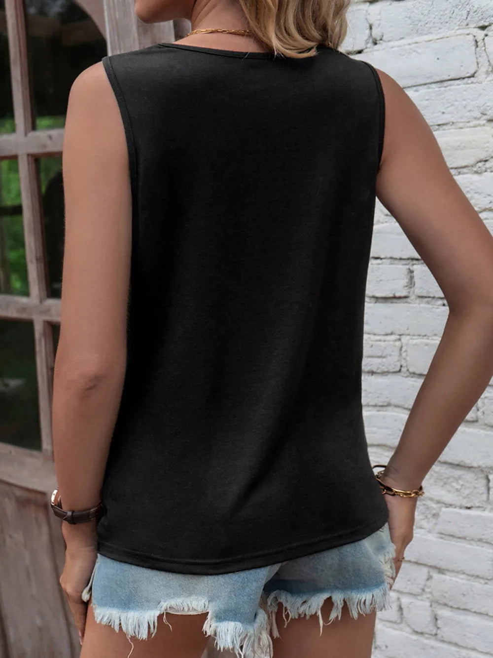 Cutout Twisted Round Neck Tank – Trendsi | ClozArt