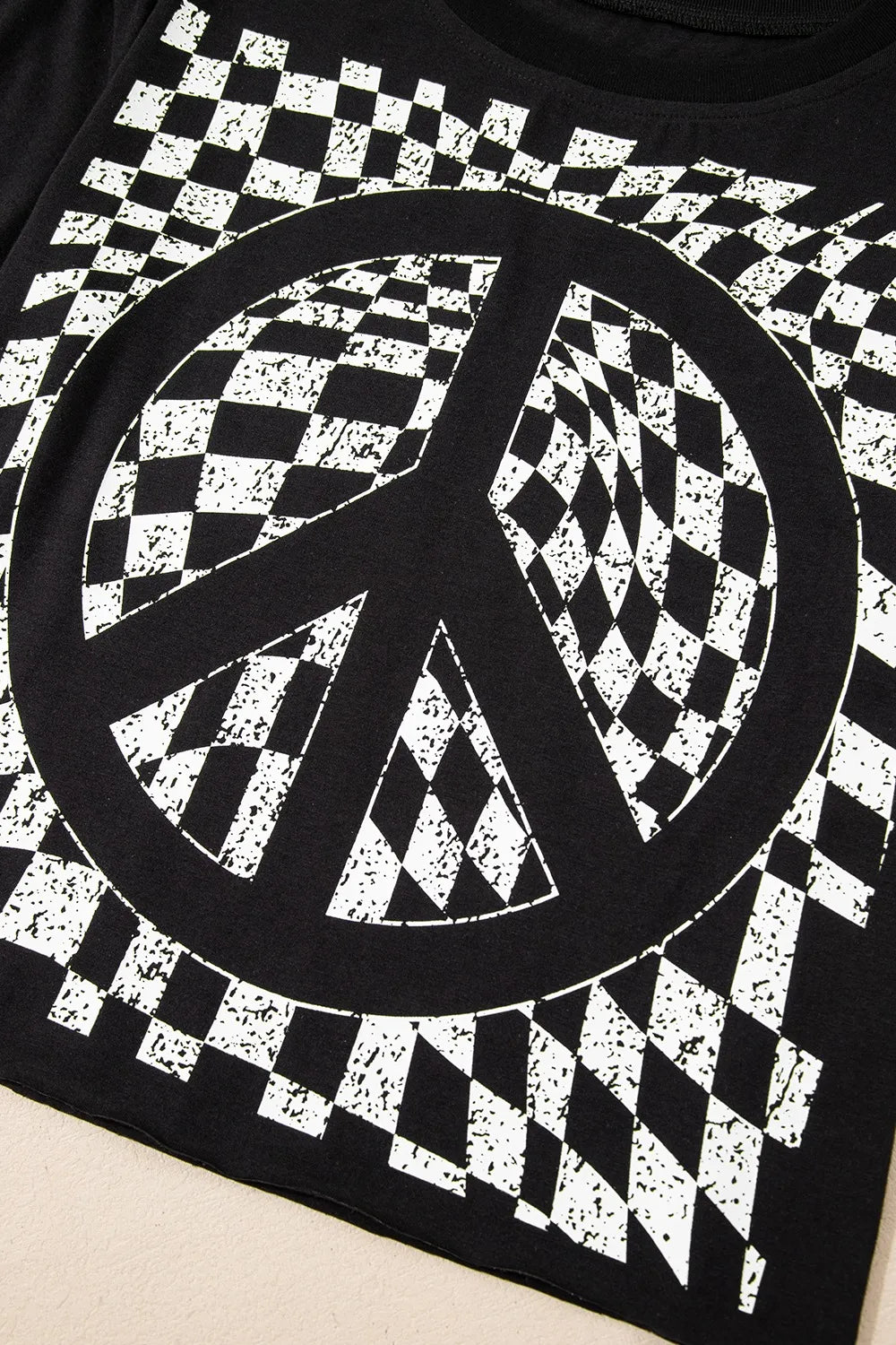 Checkered Peace Sign Round Neck T-Shirt – Trendsi | ClozArt