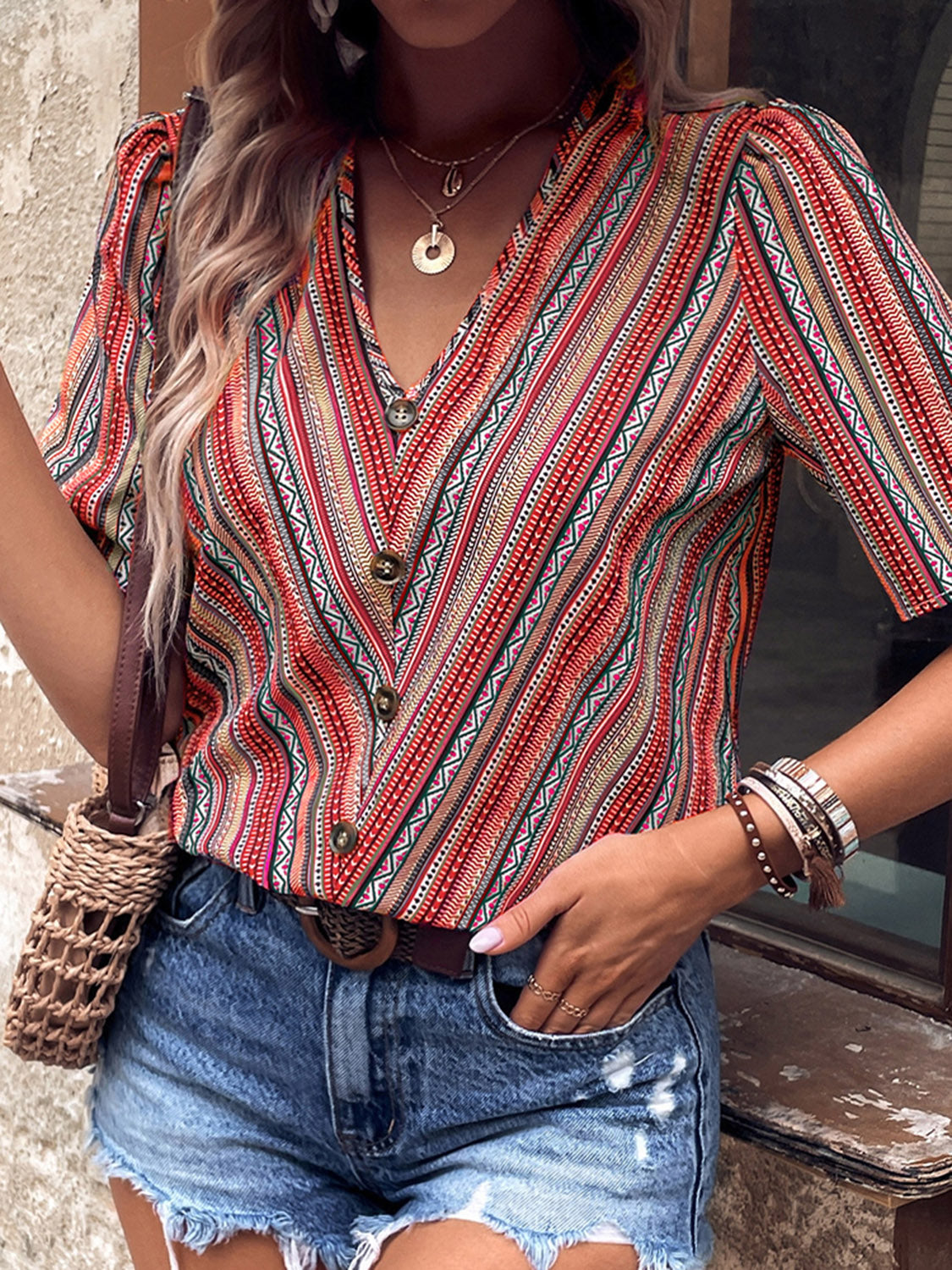 Shiny Printed V-Neck Button-Up Short Sleeve Top – Trendsi | ClozArt