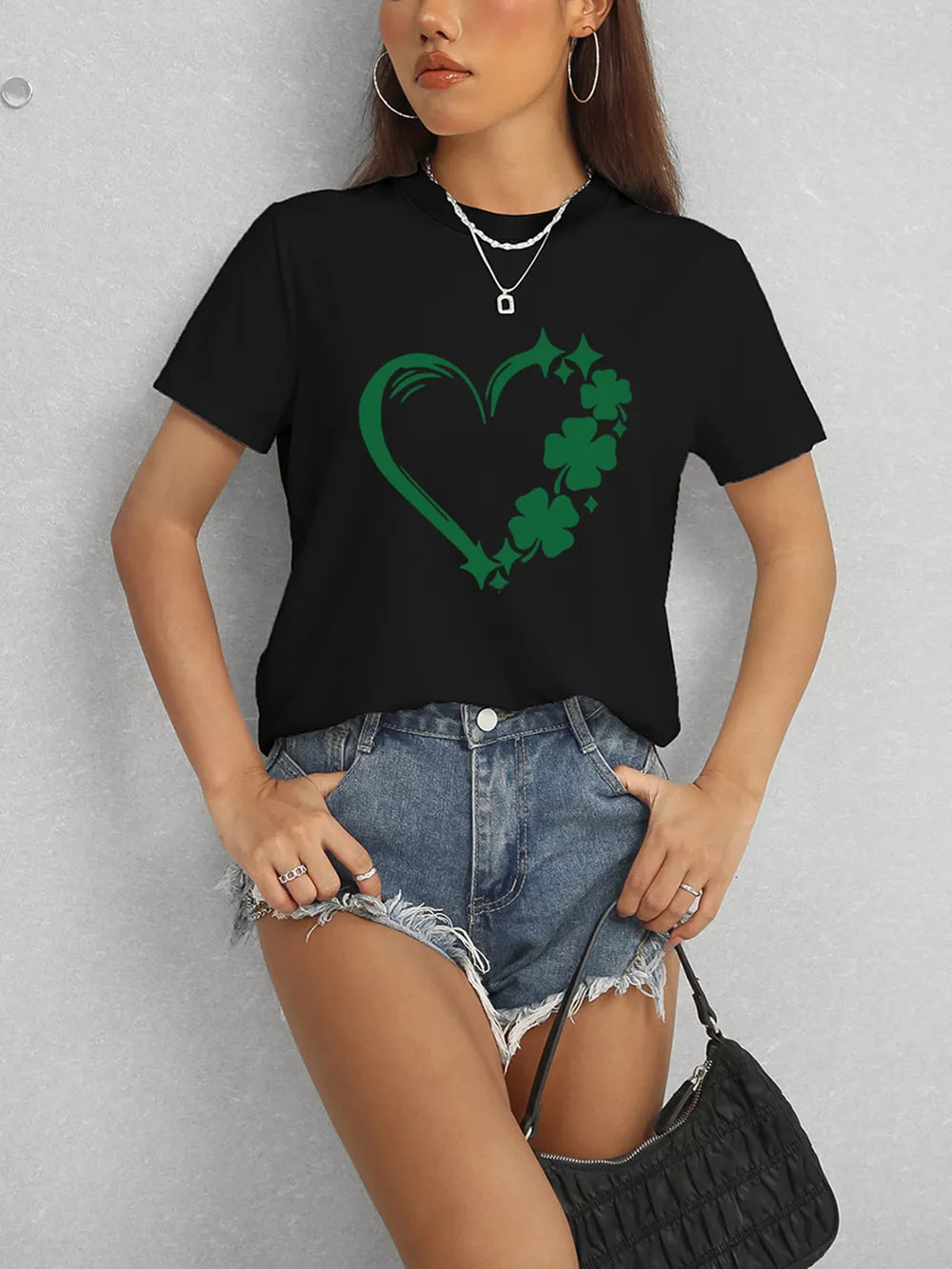 Heart Lucky Clover Round Neck Short Sleeve T-Shirt – Trendsi | ClozArt