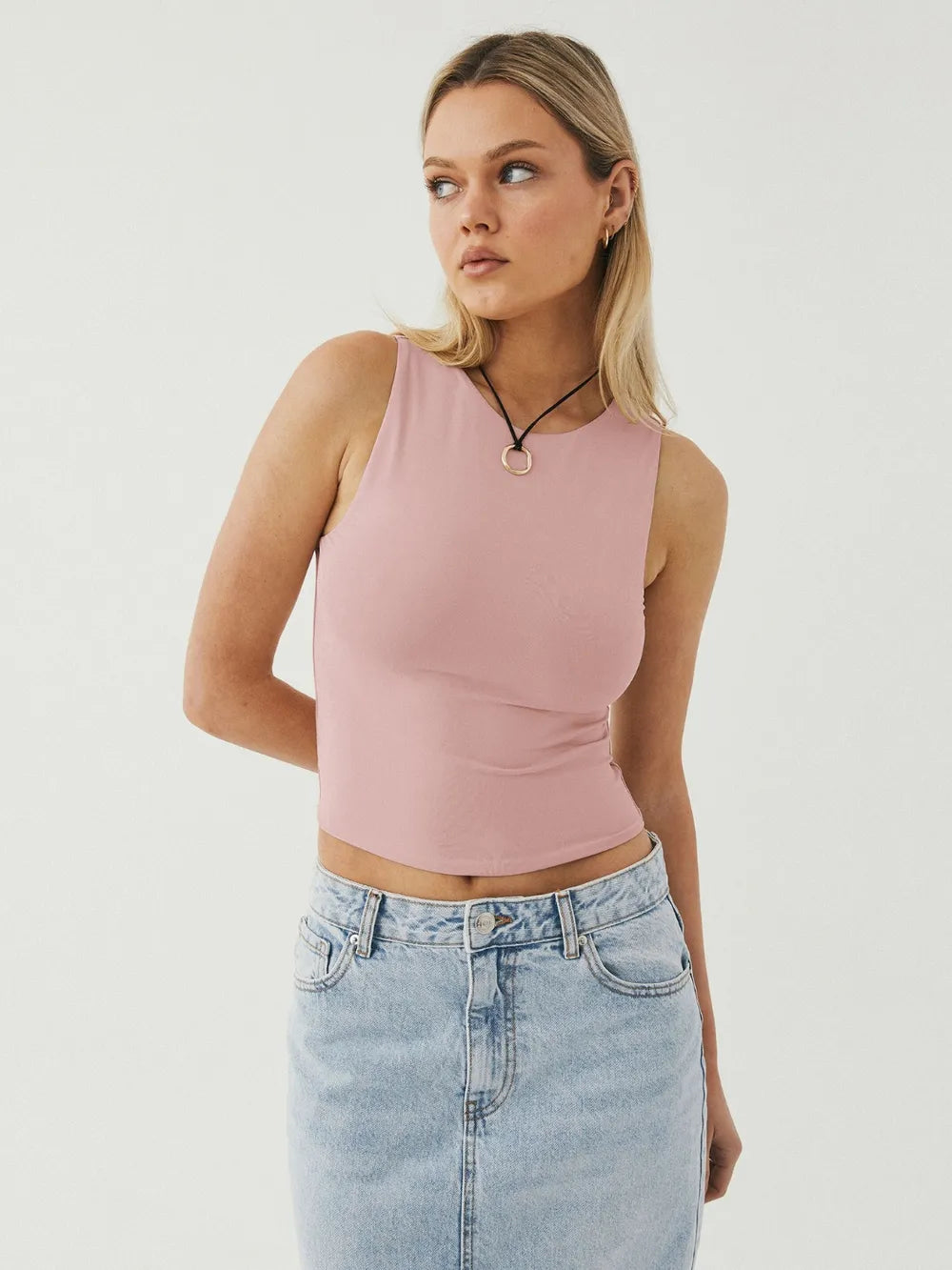 Round Neck Cropped Tank – Trendsi | ClozArt