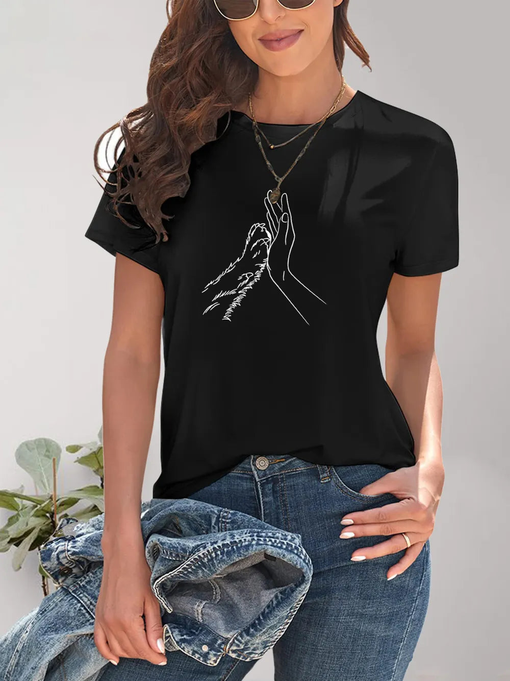 Graphic Round Neck Short Sleeve T-Shirt – Trendsi | ClozArt