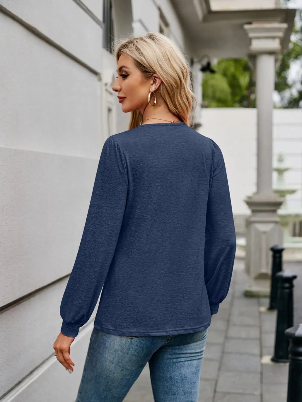 V-Neck Long Sleeve T-Shirt – Trendsi | ClozArt