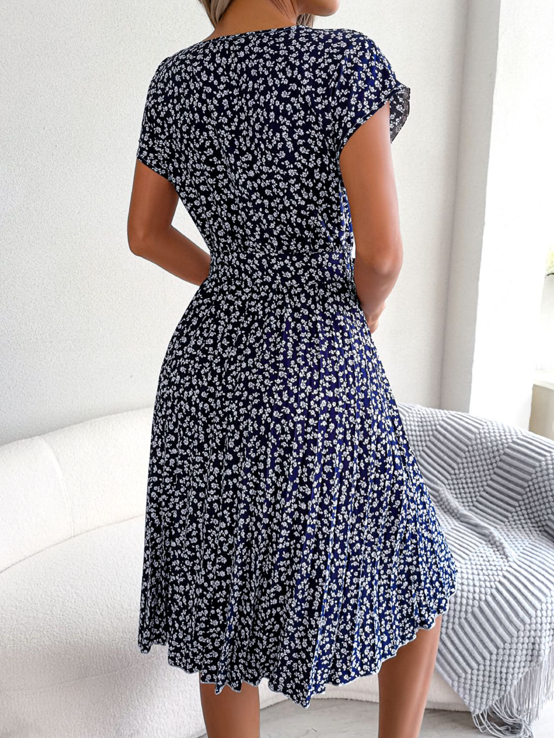 Ditsy Floral Pleated Belted Dress – Trendsi | ClozArt