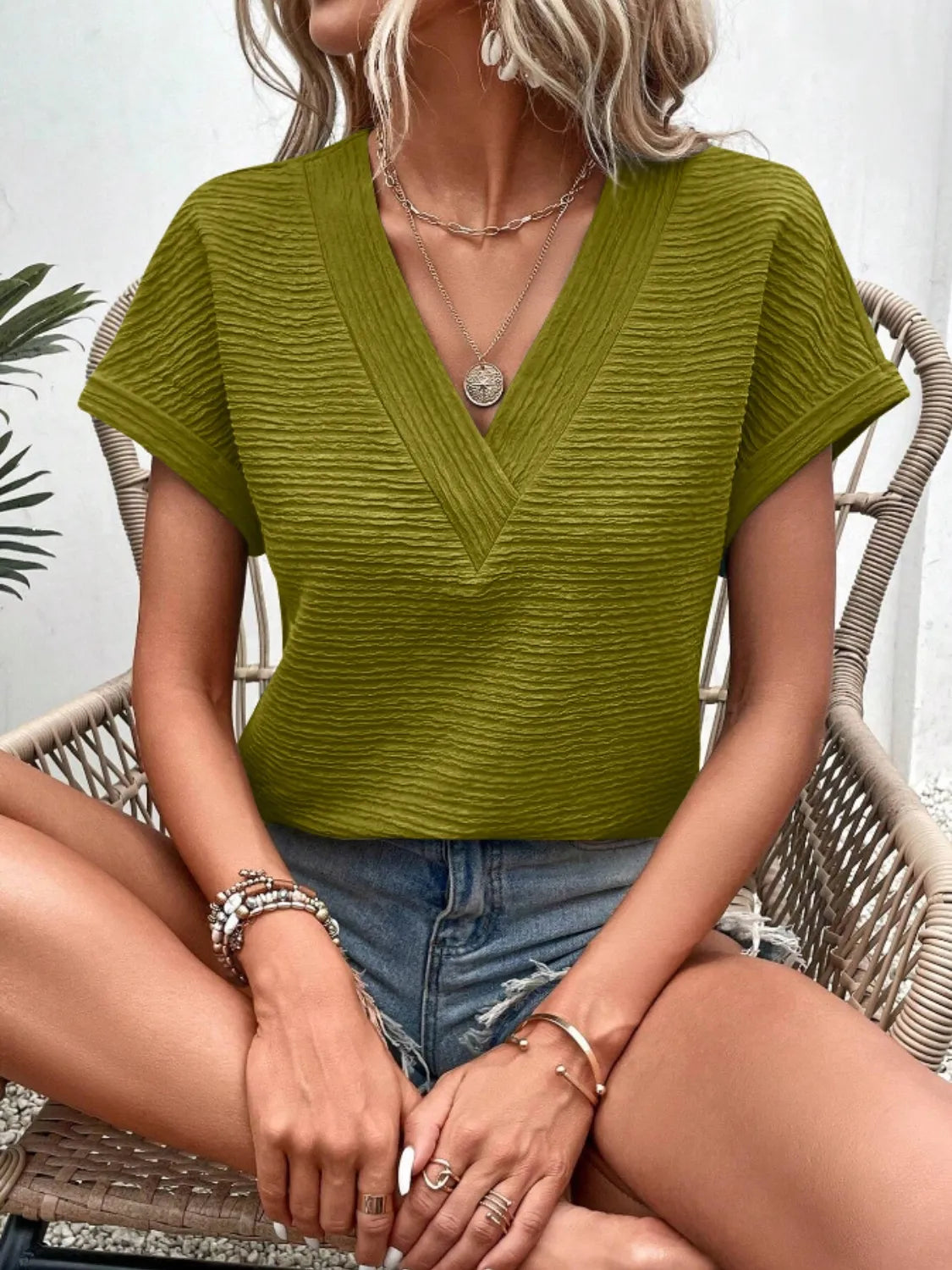 Textured Solid Color Short Sleeve Top – Trendsi | ClozArt
