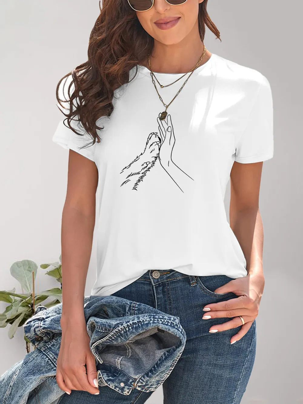 Graphic Round Neck Short Sleeve T-Shirt – Trendsi | ClozArt