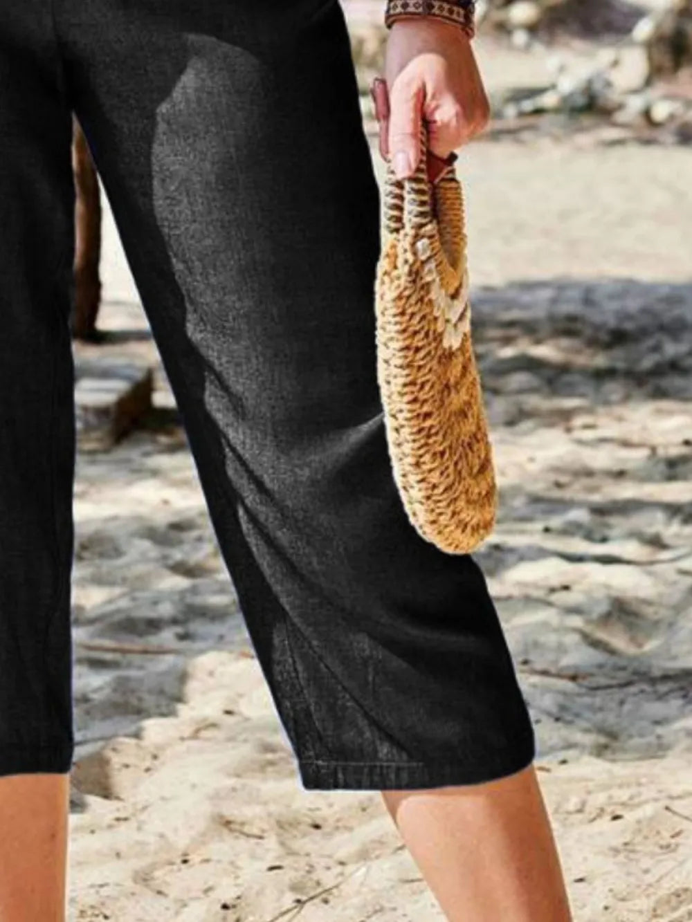 Pocketed Elastic Waist Capris – Trendsi | ClozArt