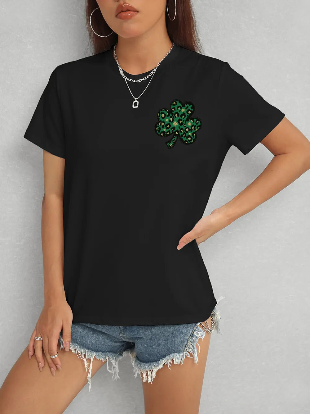 Lucky Clover Round Neck Short Sleeve T-Shirt – Trendsi | ClozArt