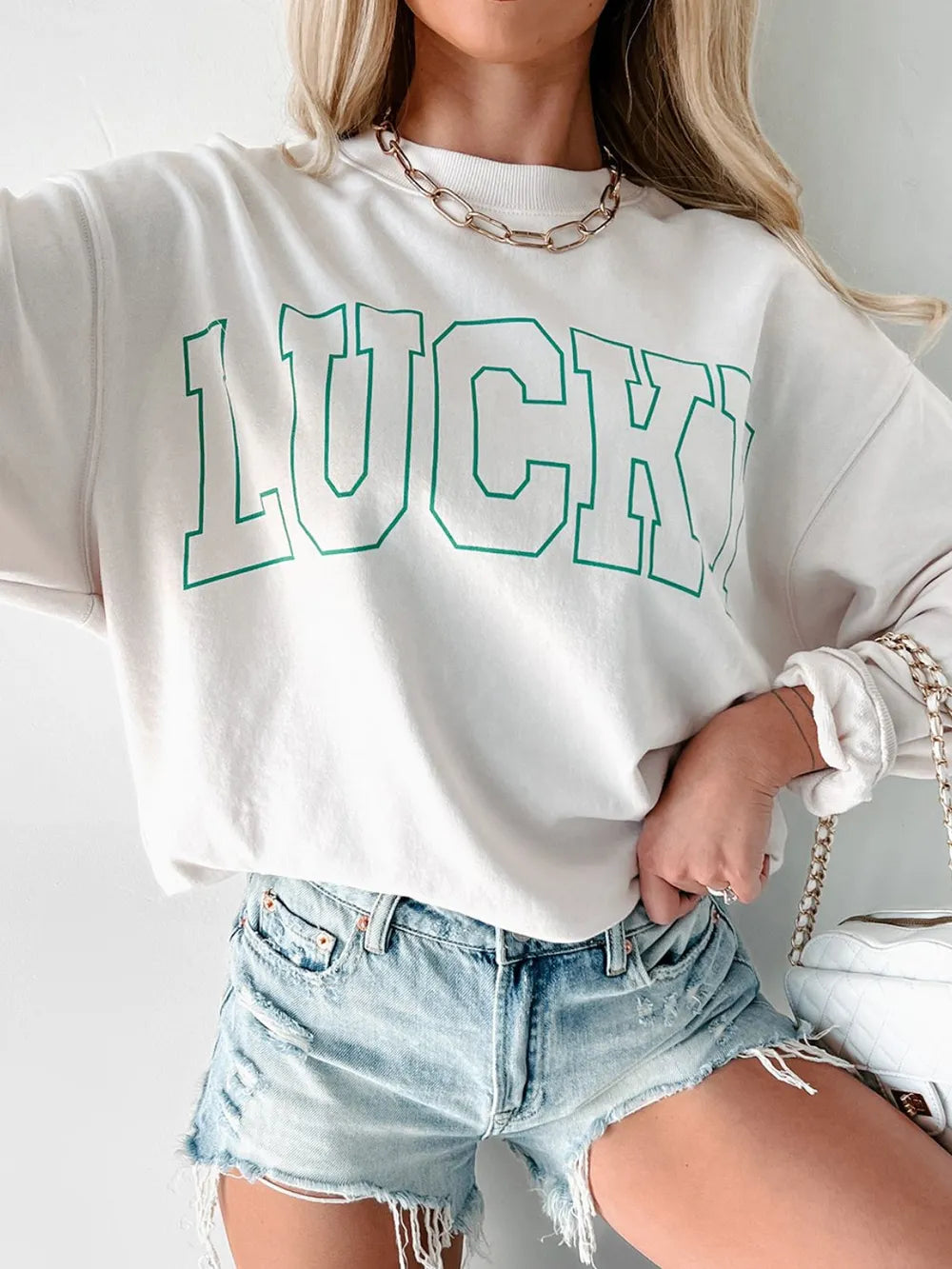 LUCKY Graphic Round Neck Long Sleeve Sweatshirt – Trendsi | ClozArt