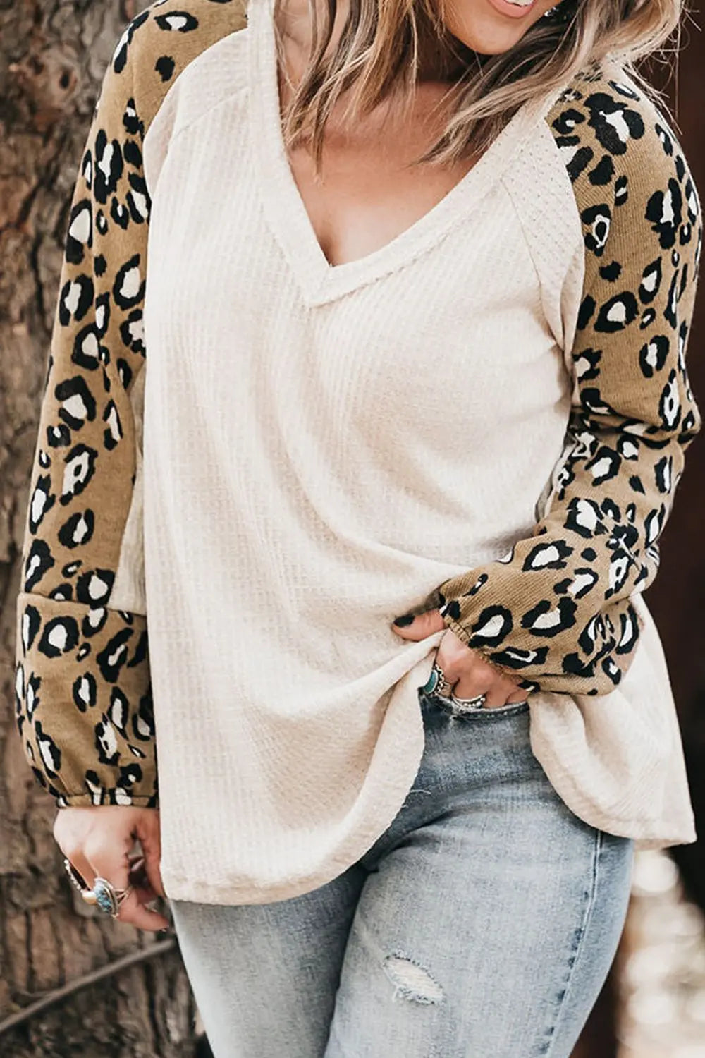 Plus Size Leopard V-Neck Raglan Sleeve Blouse – Trendsi | ClozArt